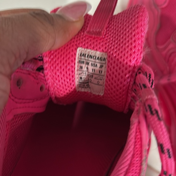 Triple S toddler
Balenciaga - Picture 4 of 5